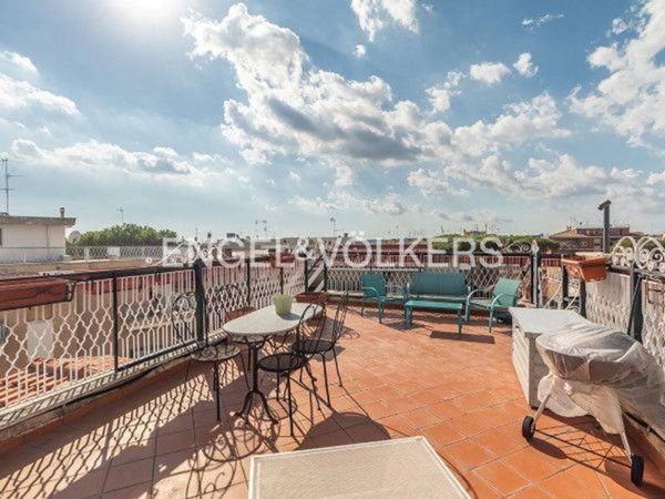 appartamento in vendita a Roma in zona Ostiense