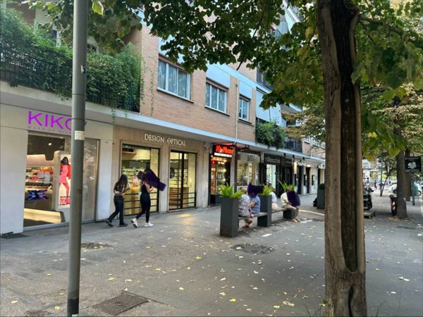 locale commerciale in vendita a Roma in zona Gianicolense