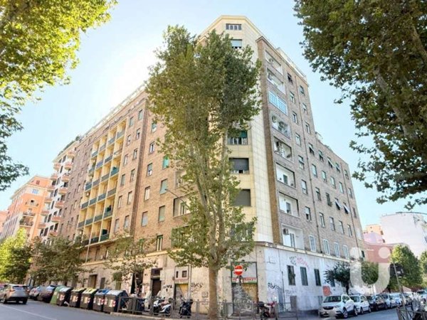 appartamento in vendita a Roma in zona Appio Latino