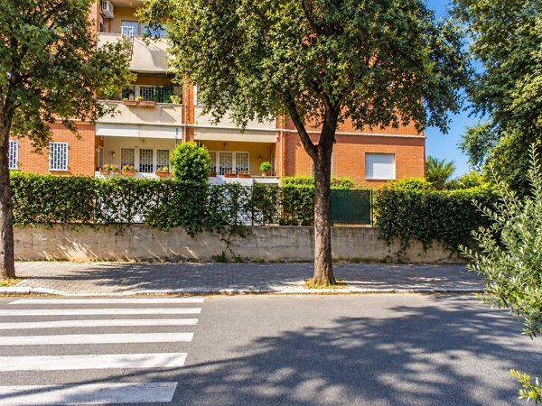 appartamento in vendita a Roma in zona Appio Claudio