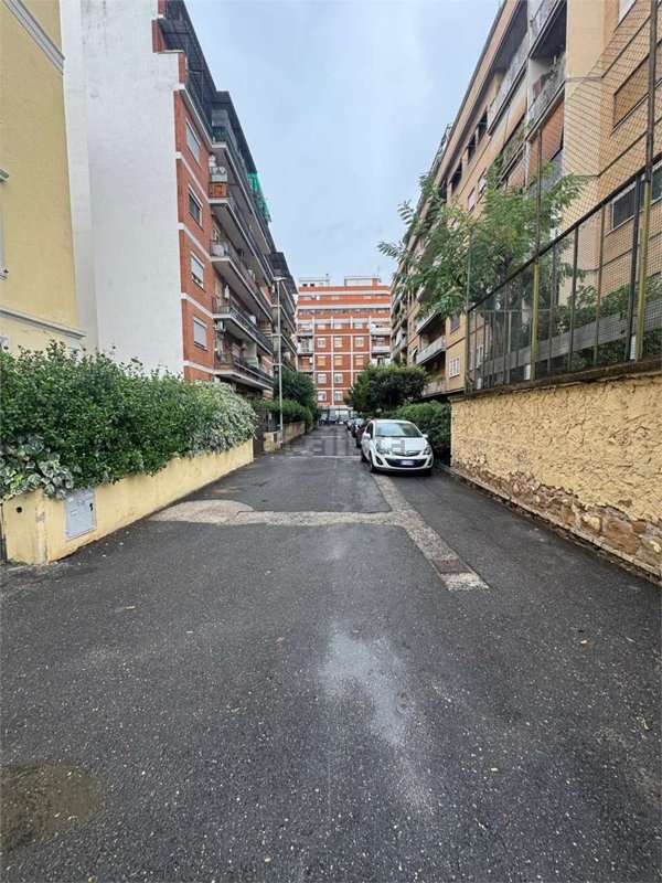 appartamento in vendita a Roma in zona Cinecittà