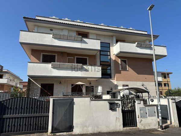 appartamento in vendita a Roma in zona Ottavia