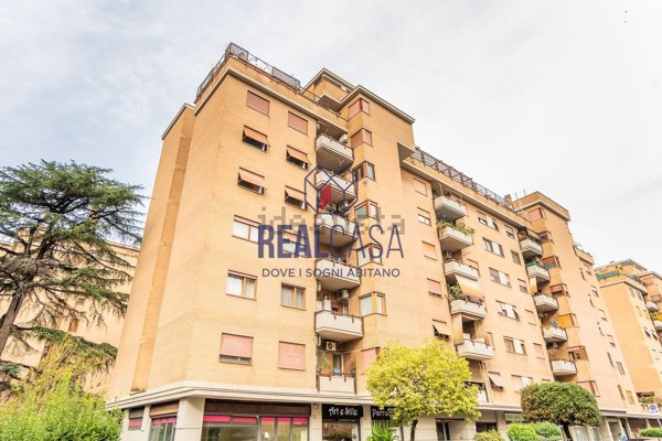 appartamento in vendita a Roma in zona Cinecittà