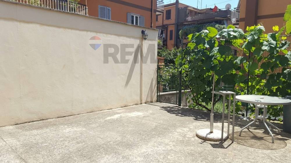 negozio in vendita a Roma in zona Ponte Mammolo