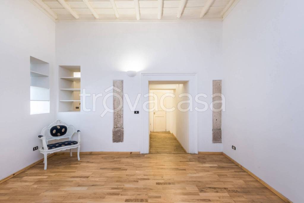 appartamento in vendita a Roma in zona Parione/Sant'Eustachio