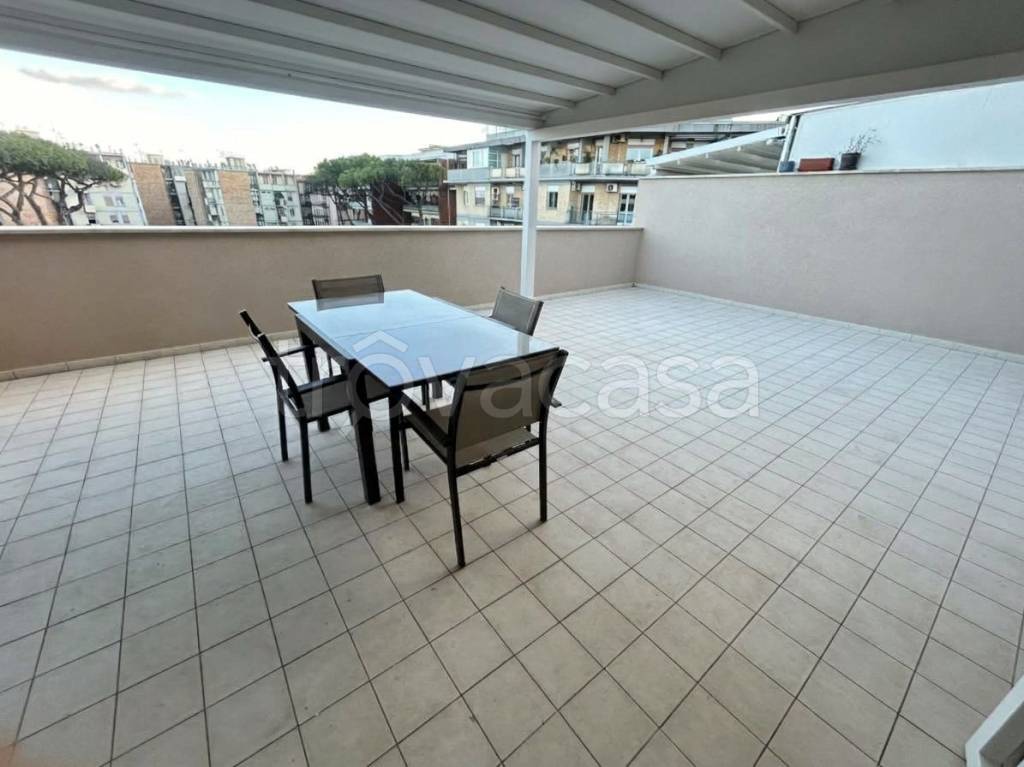 appartamento in vendita a Roma in zona Ostia