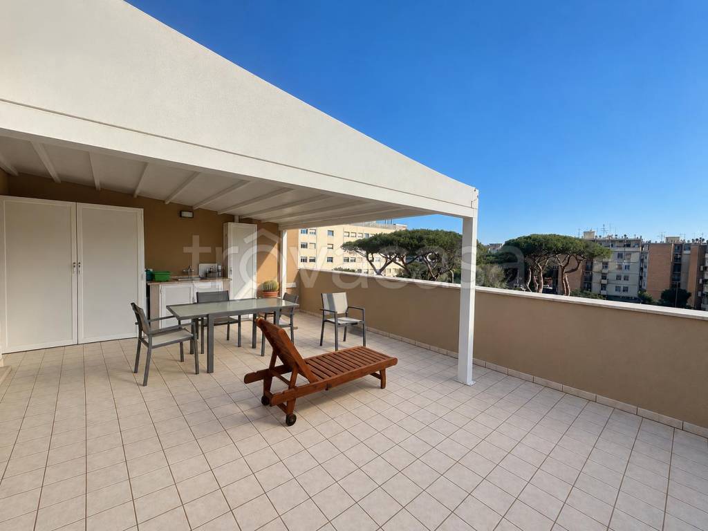 appartamento in vendita a Roma in zona Ostia