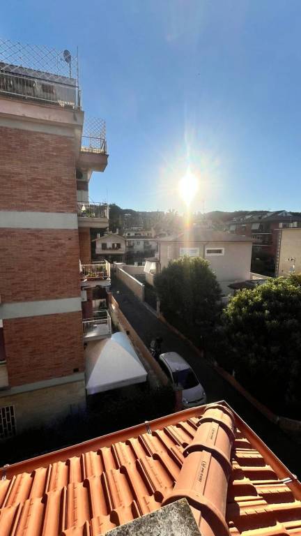 appartamento in vendita a Roma in zona Tomba di Nerone