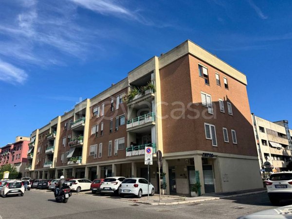 appartamento in vendita a Roma in zona Spinaceto