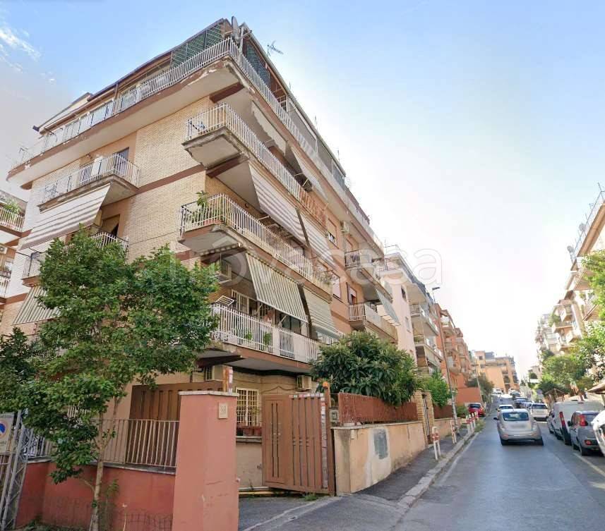 appartamento in vendita a Roma in zona Primavalle