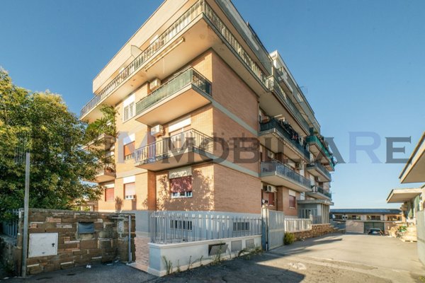 appartamento in vendita a Roma in zona Tor Bella Monaca