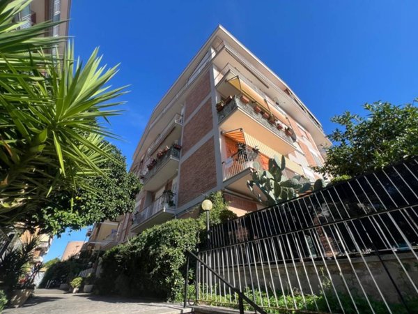 appartamento in vendita a Roma in zona Gianicolense