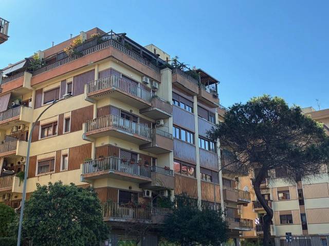 appartamento in vendita a Roma in zona Ostia