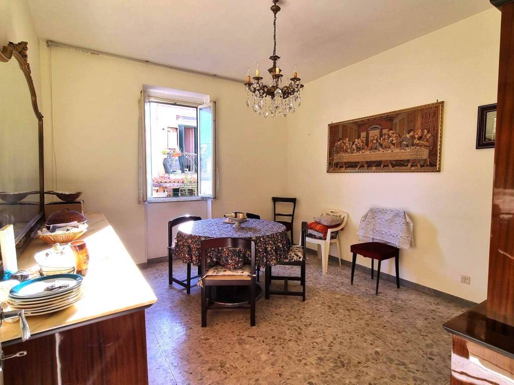 appartamento in vendita a Roma in zona Tomba di Nerone