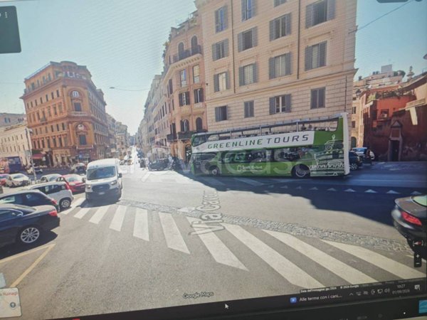 locale commerciale in vendita a Roma in zona Esquilino