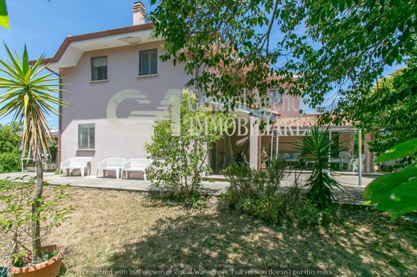 casa indipendente in vendita a Roma in zona Infernetto