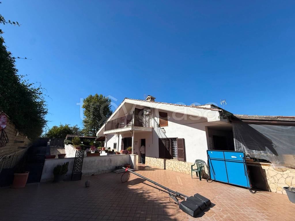 casa indipendente in vendita a Roma in zona Casal Monastero