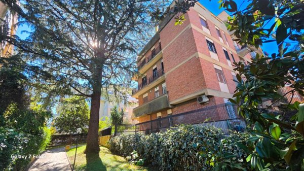 appartamento in vendita a Roma in zona Tomba di Nerone