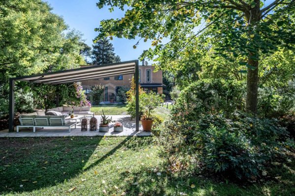 casa indipendente in vendita a Roma