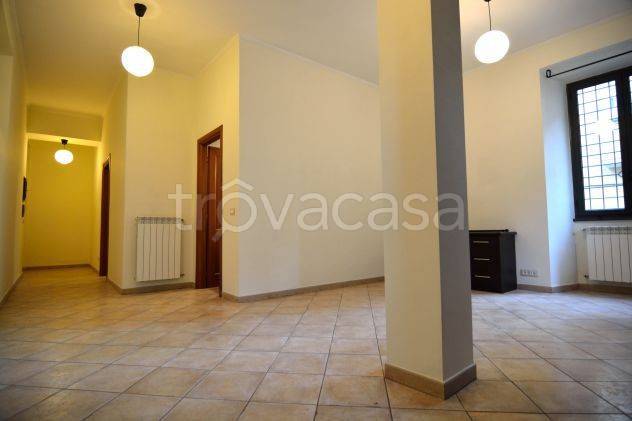 appartamento in vendita a Roma in zona Appio Latino