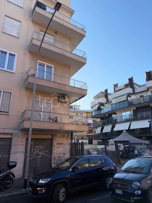appartamento in vendita a Roma in zona Tor di Quinto