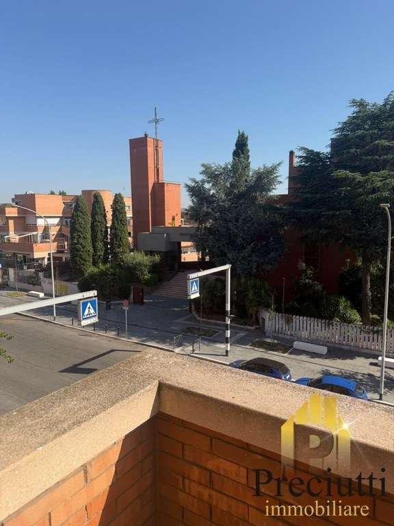 appartamento in vendita a Roma in zona Ostiense