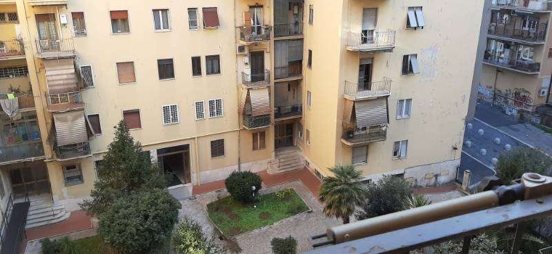 appartamento in vendita a Roma in zona Tuscolano
