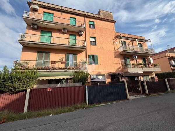 appartamento in vendita a Roma in zona Tor Vergata/Torrenova