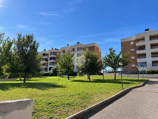 appartamento in vendita a Roma in zona Ponte di Nona