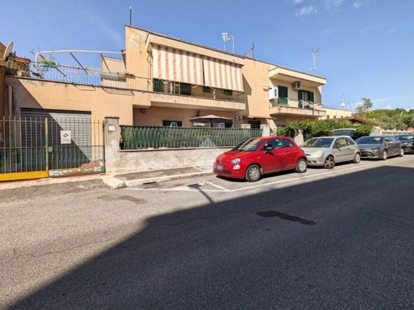 appartamento in vendita a Roma in zona Tuscolano