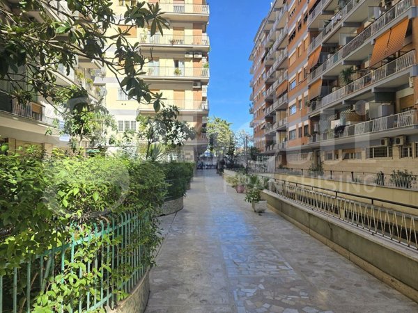 appartamento in vendita a Roma in zona Tuscolano