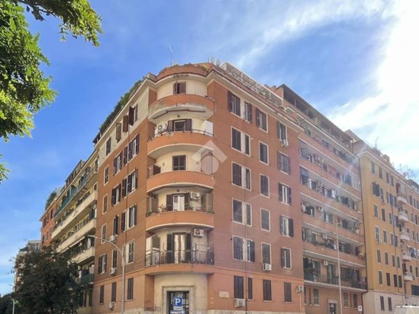 appartamento in vendita a Roma in zona Appio Latino