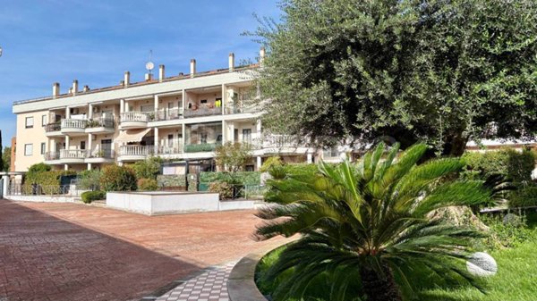 appartamento in vendita a Roma in zona Romanina