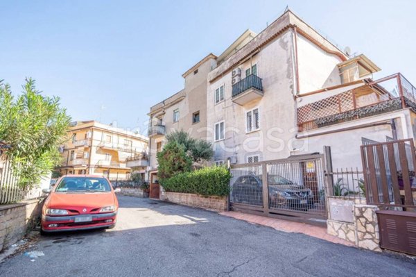 appartamento in vendita a Roma in zona Torre Angela
