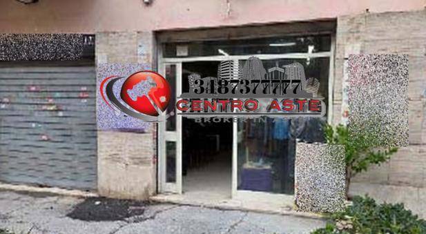 locale commerciale in vendita a Roma in zona Primavalle