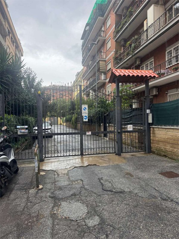 appartamento in vendita a Roma in zona Tuscolano