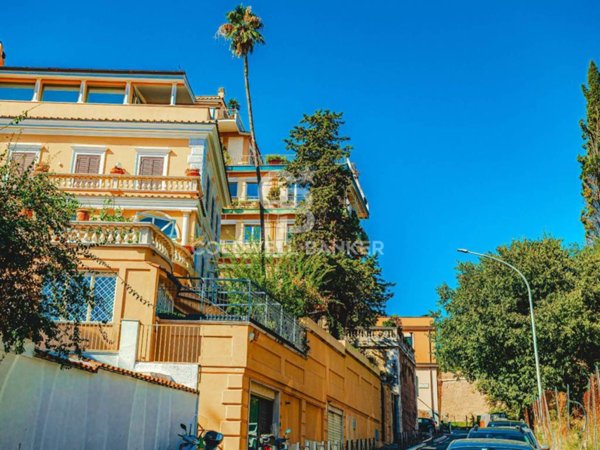appartamento in vendita a Roma in zona Gianicolense