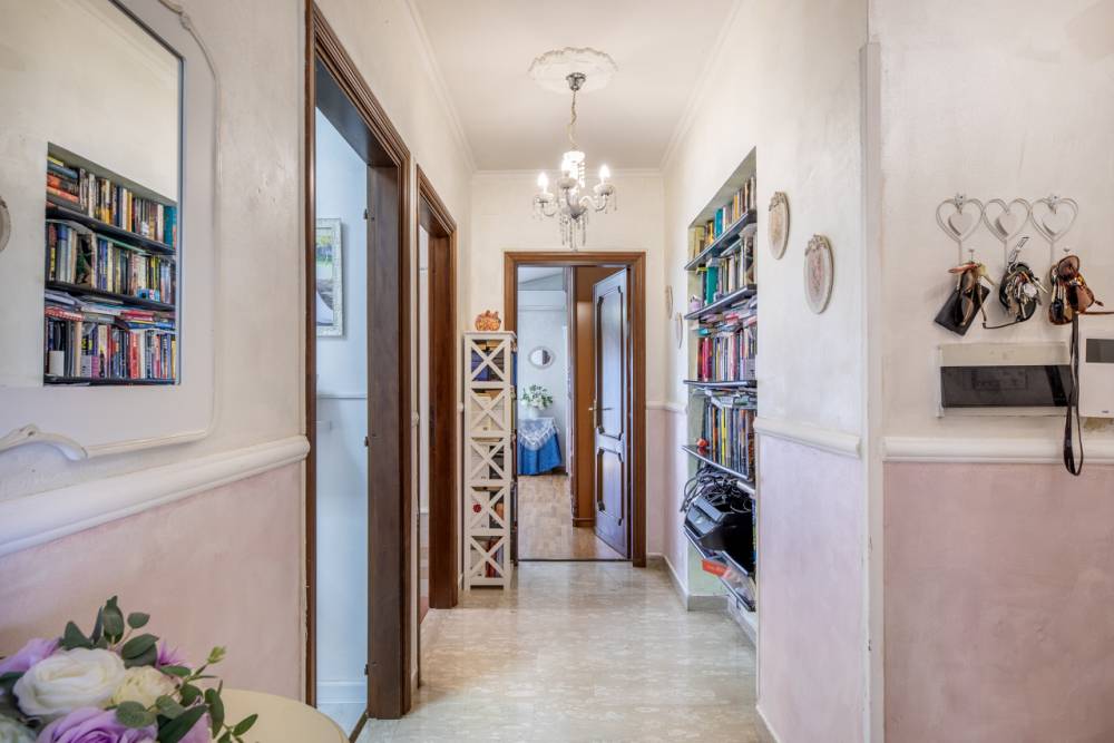 appartamento in vendita a Roma in zona Lunghezza