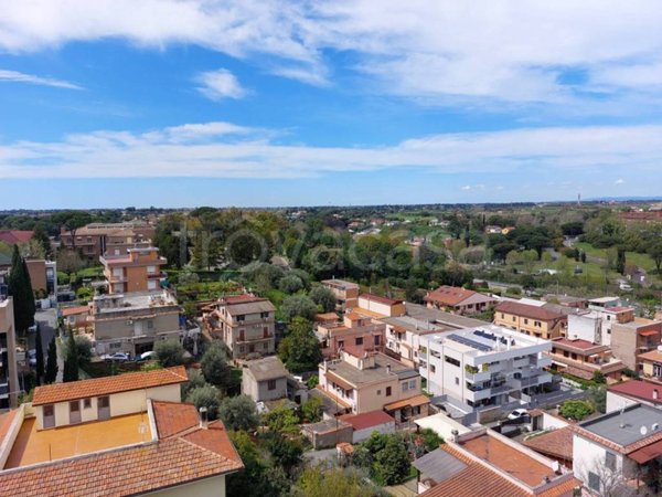 appartamento in vendita a Roma in zona Torre Gaia
