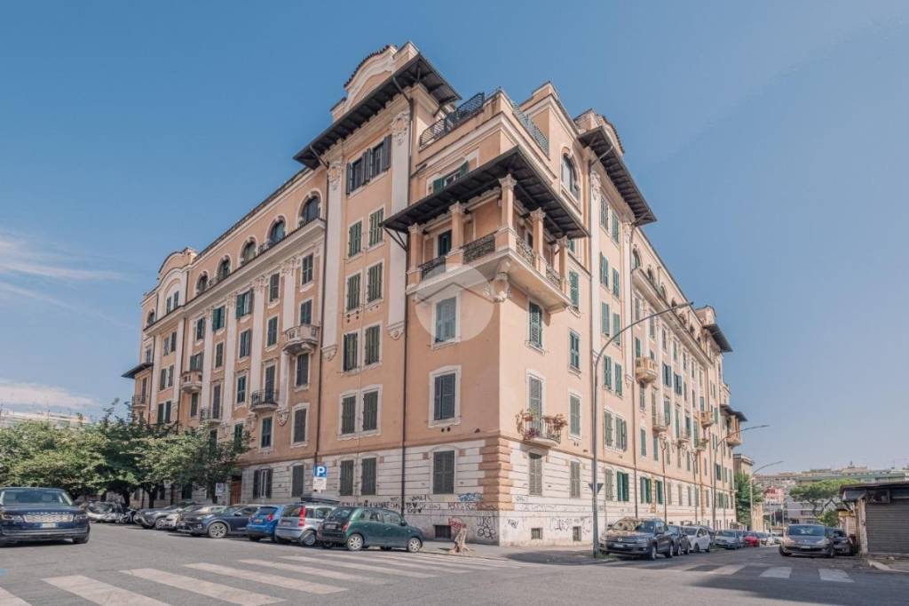appartamento in vendita a Roma in zona Tuscolano