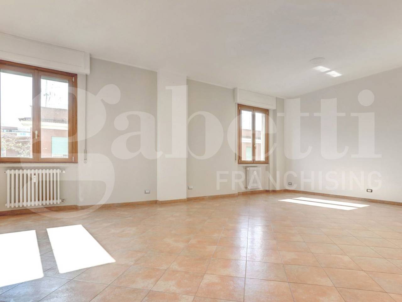 appartamento in vendita a Roma in zona Appio Latino