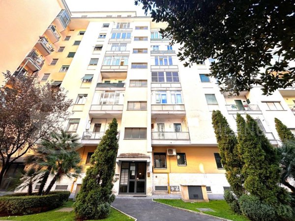 appartamento in vendita a Roma in zona Ardeatino