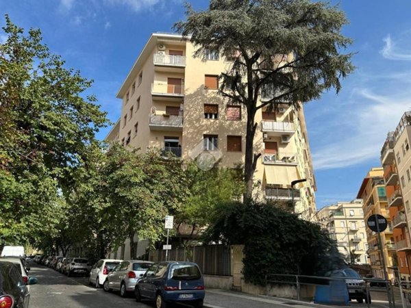 appartamento in vendita a Roma in zona Della Vittoria