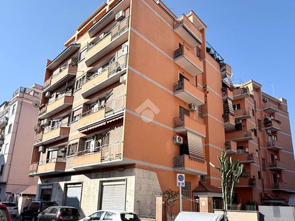 appartamento in vendita a Roma in zona Prenestino-Labicano