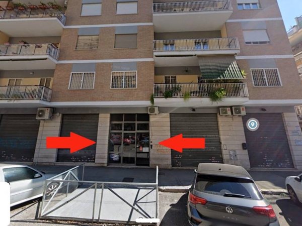 locale commerciale in vendita a Roma in zona Prenestino-Labicano
