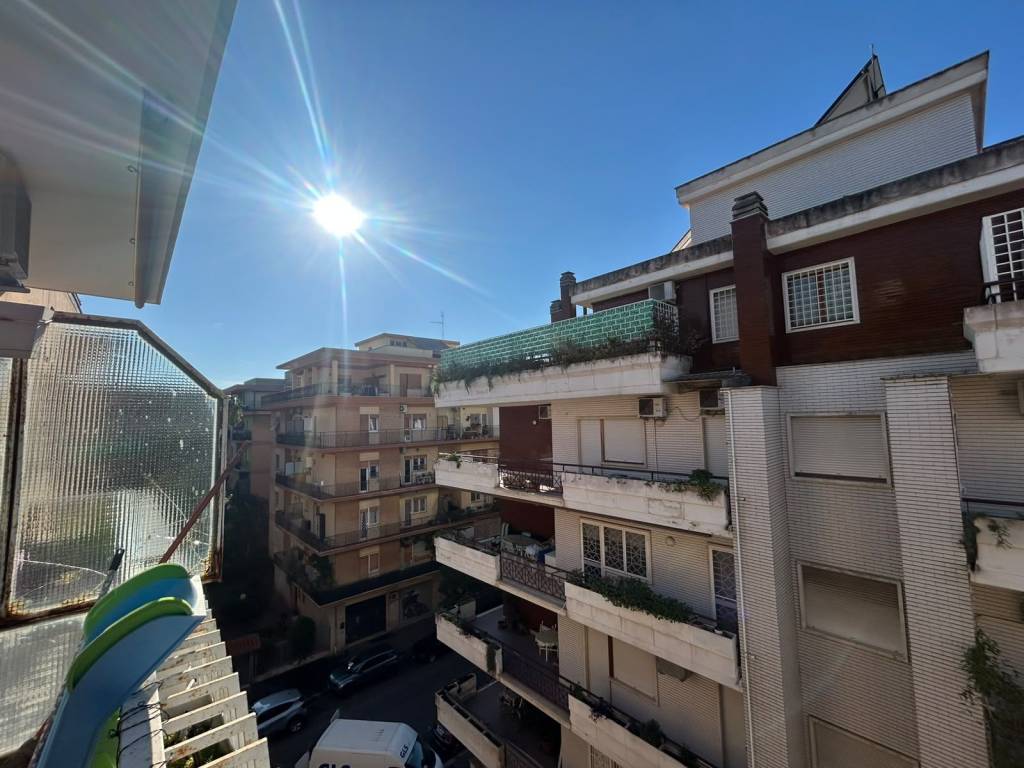 appartamento in vendita a Roma in zona Ostia