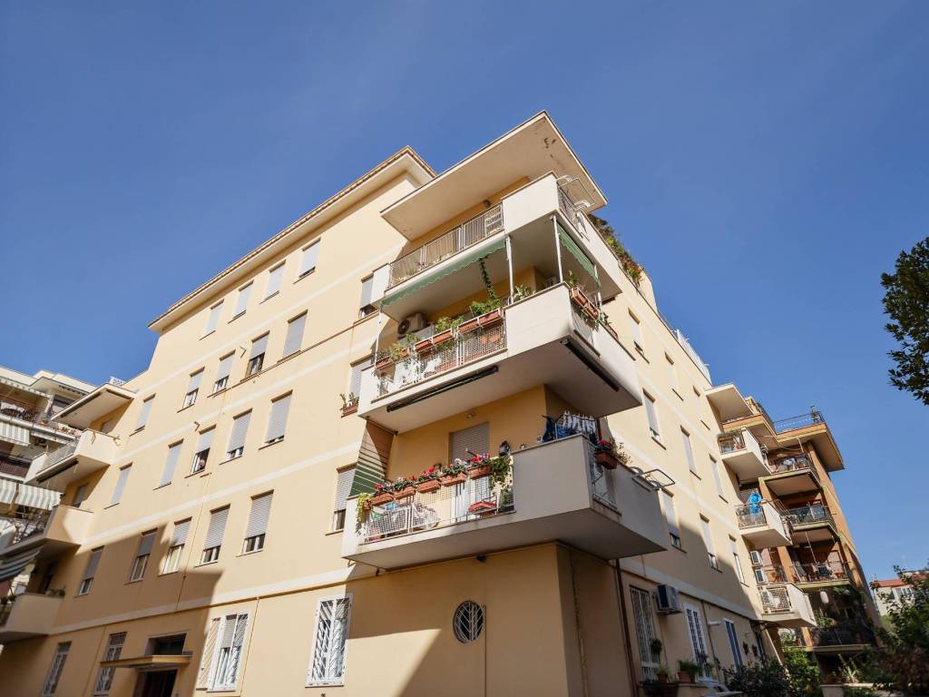 appartamento in vendita a Roma in zona Ostia
