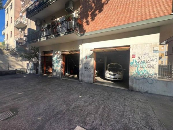 negozio in vendita a Roma in zona Prenestino-Centocelle