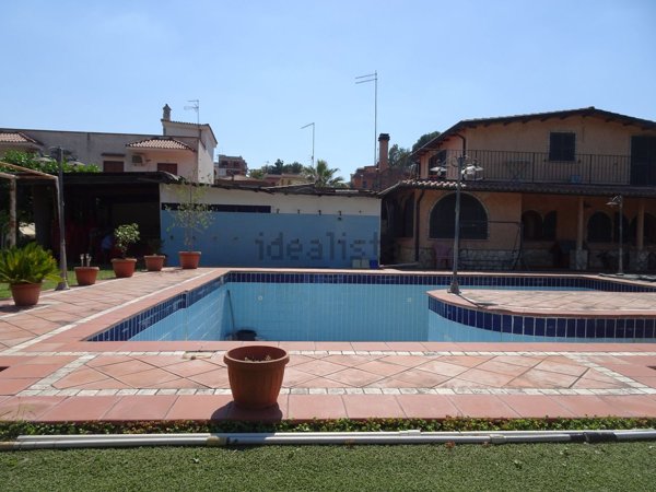 casa indipendente in vendita a Roma in zona Lunghezza