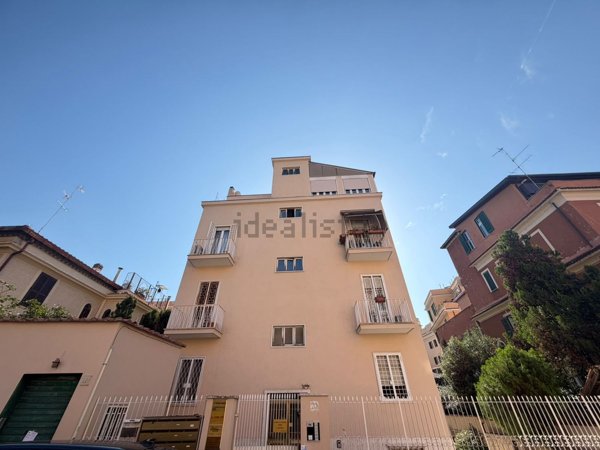 appartamento in vendita a Roma in zona Ostiense